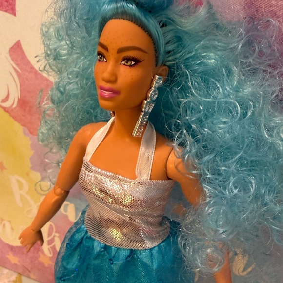 Barbie Doll with Blue Hair and Silver Outfit - Picture 3 of 3